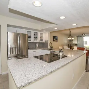 4411 Shorewalk 15 Min To And 5 Mins To Img Holiday home